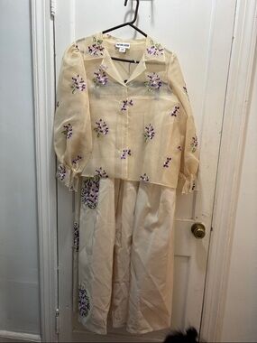 Victor Costa Cream Organza Two-Piece Set shirt size 16 and skirt size 14